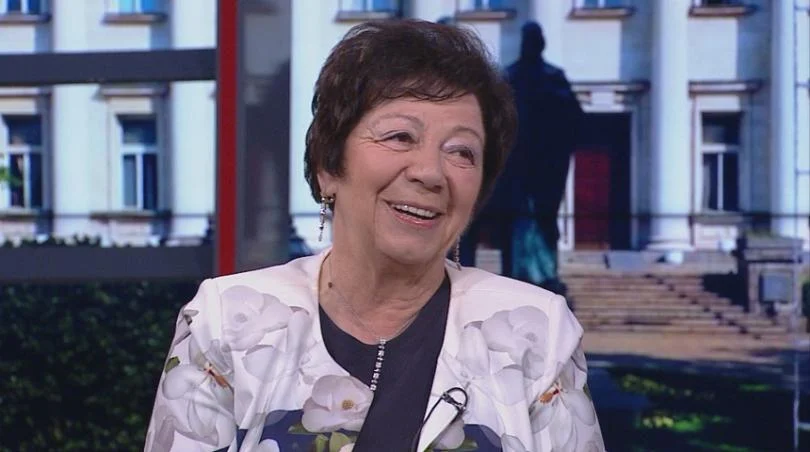Божана апостолова