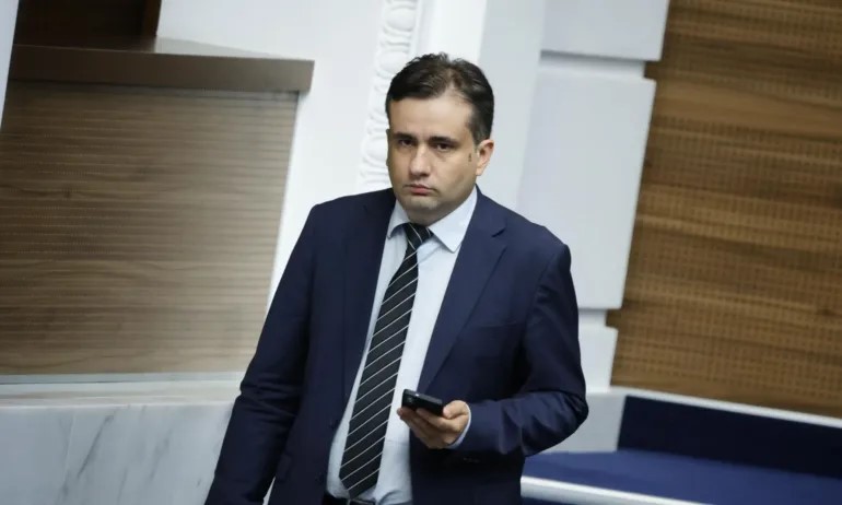 Божидар Божанов