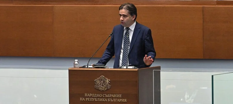 „Демократична България“ иска ДАНС да даде секретните доклади за проверките на Момчил Мавров