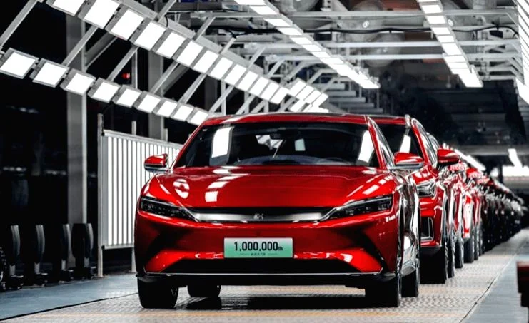 Китайската BYD е продала рекордните почти 1 млн. EVs и хибридни коли през второто тримесечие