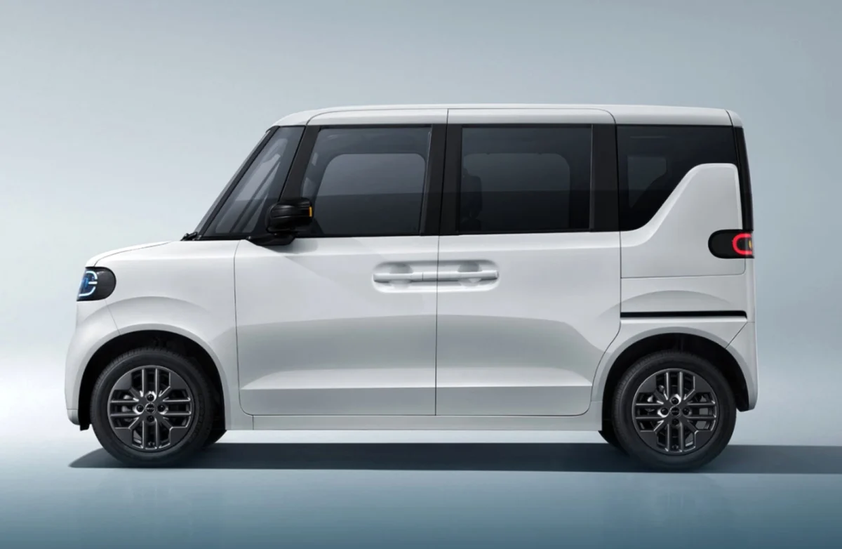 BYD атакува японския автомобилен пазар с първия си електрически kei автомобил Racco