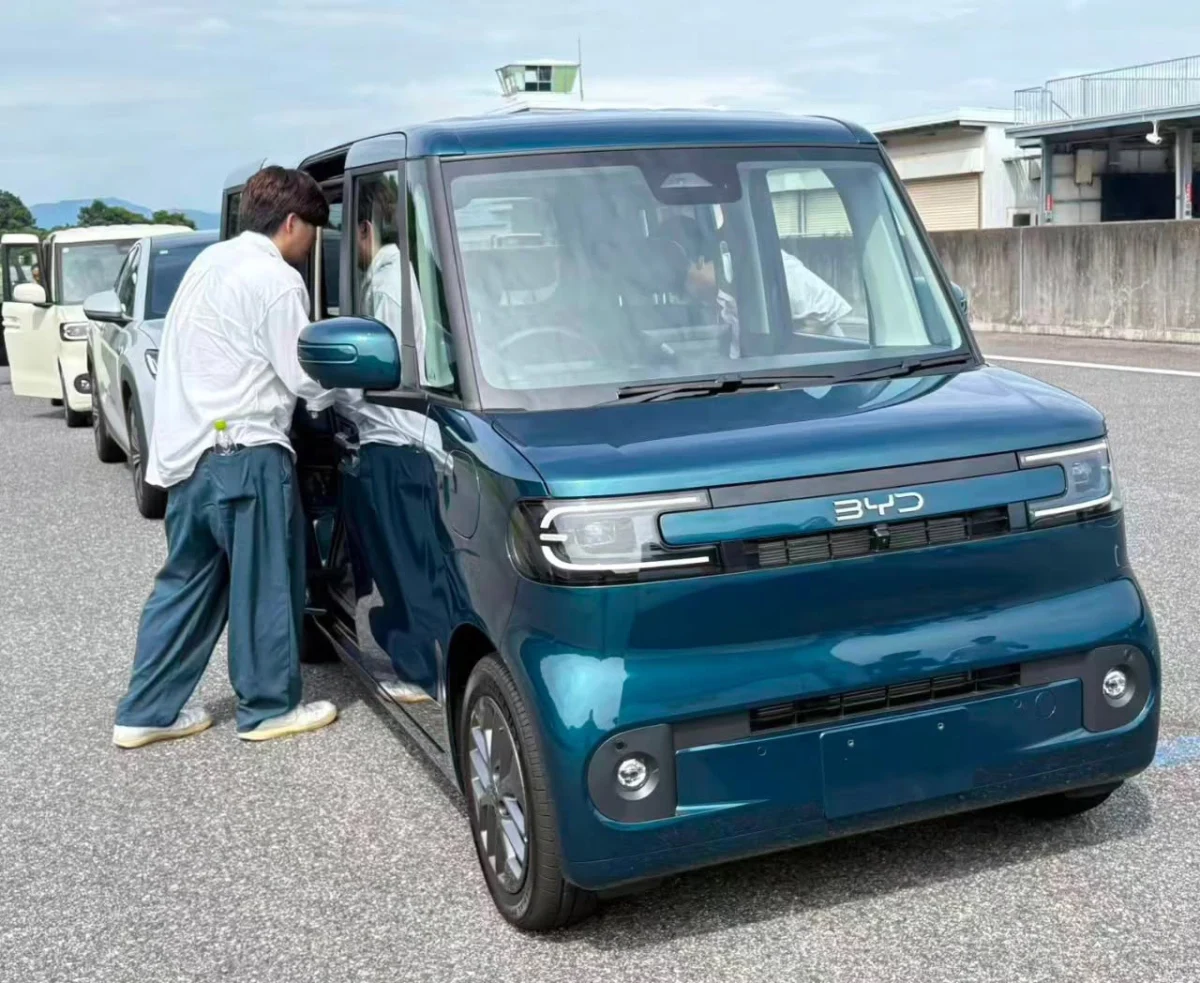 BYD атакува японския автомобилен пазар с първия си електрически kei автомобил Racco