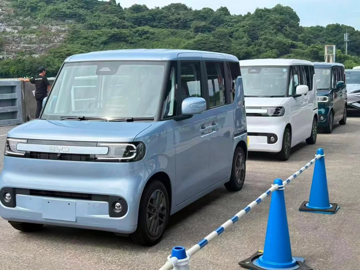 BYD атакува японския автомобилен пазар с първия си електрически kei автомобил Racco