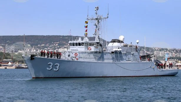 Минният ловец "Струма" отплава от Варна, включва се в черноморската противоминна група, кораб, мини, Черно море