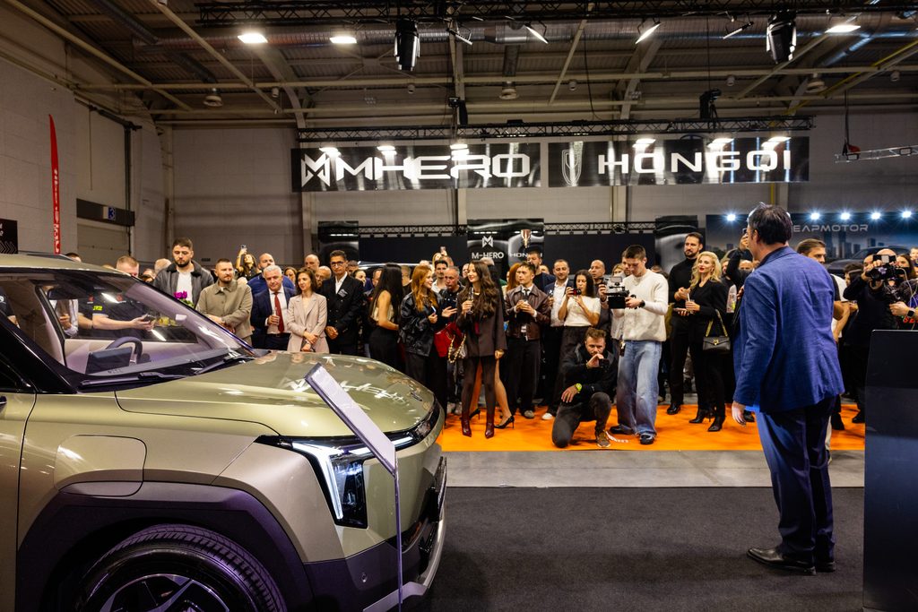 Премиера на Asia Motor Show: Чайна Мотор представи още два нови модела на DONGFENG 1 c0a0748