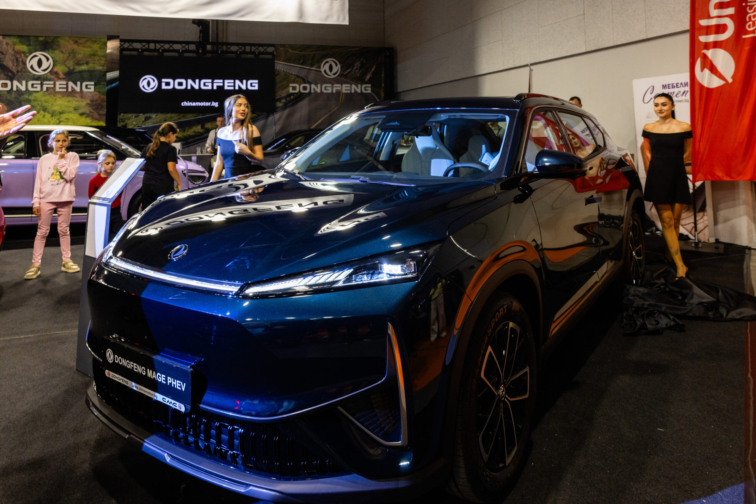 Премиера на Asia Motor Show: Чайна Мотор представи още два нови модела на DONGFENG