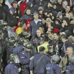 Полицията все по-трудно успява да озапти крайните фенове.