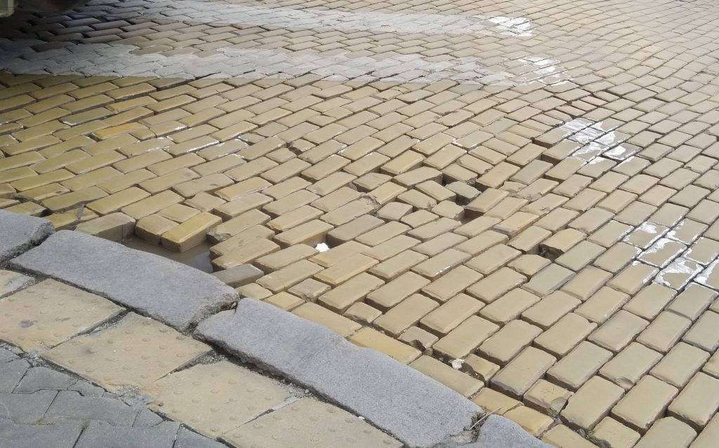 Жълти павета