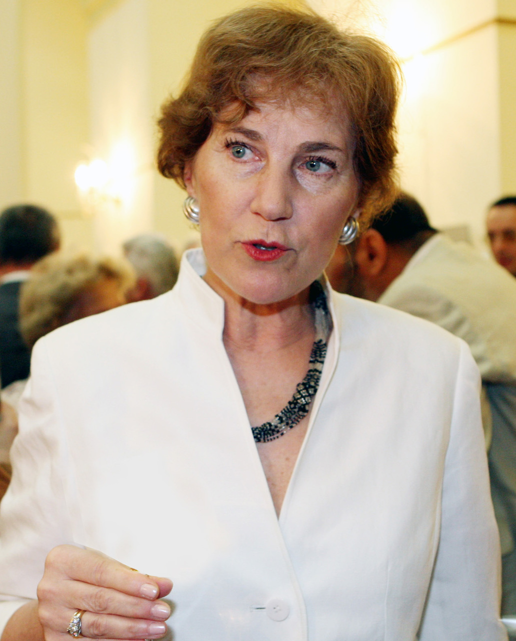 Елена Поптодорова
