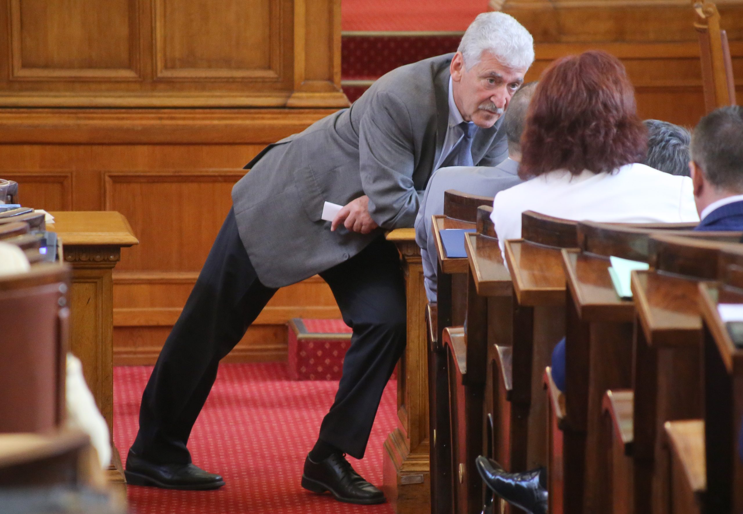 Парламент Красимир Велчев