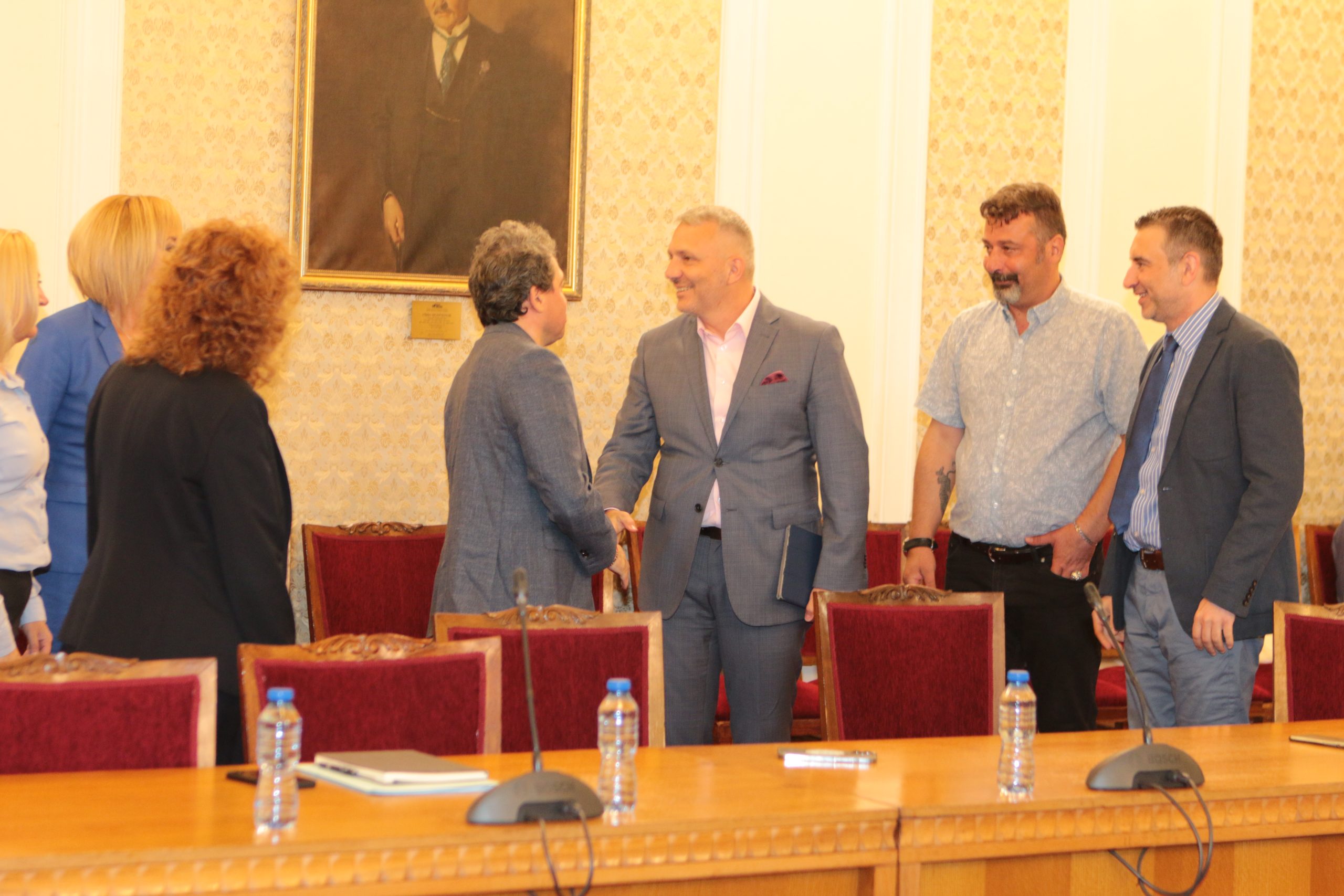 Консултации Парламент ИТН Изправи се БГ Тошко Йорданов Мая Манолова