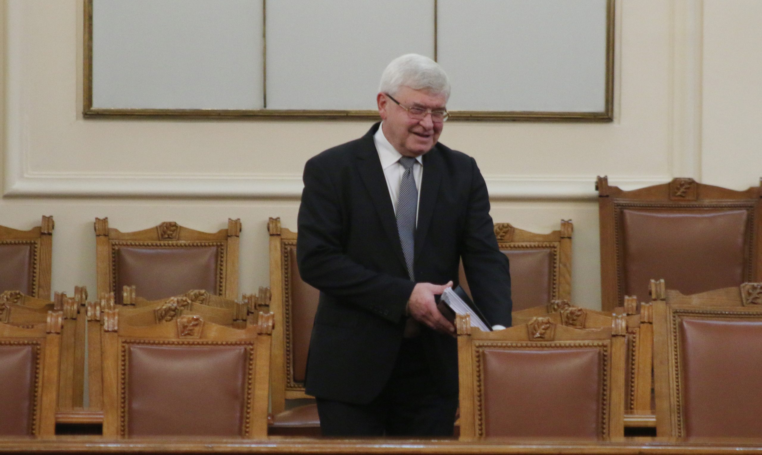 Парламент Кирил Ананиев