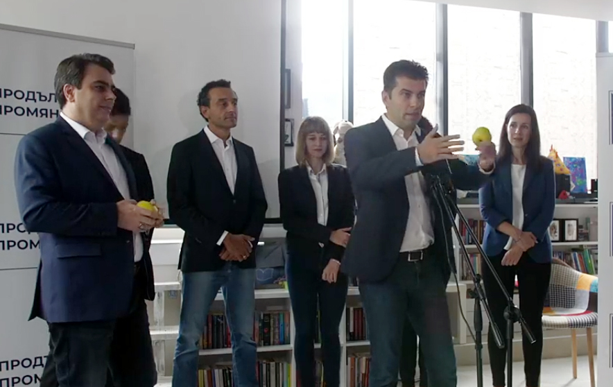 Представяне на проект на Кирил Петков и Асен Василев
