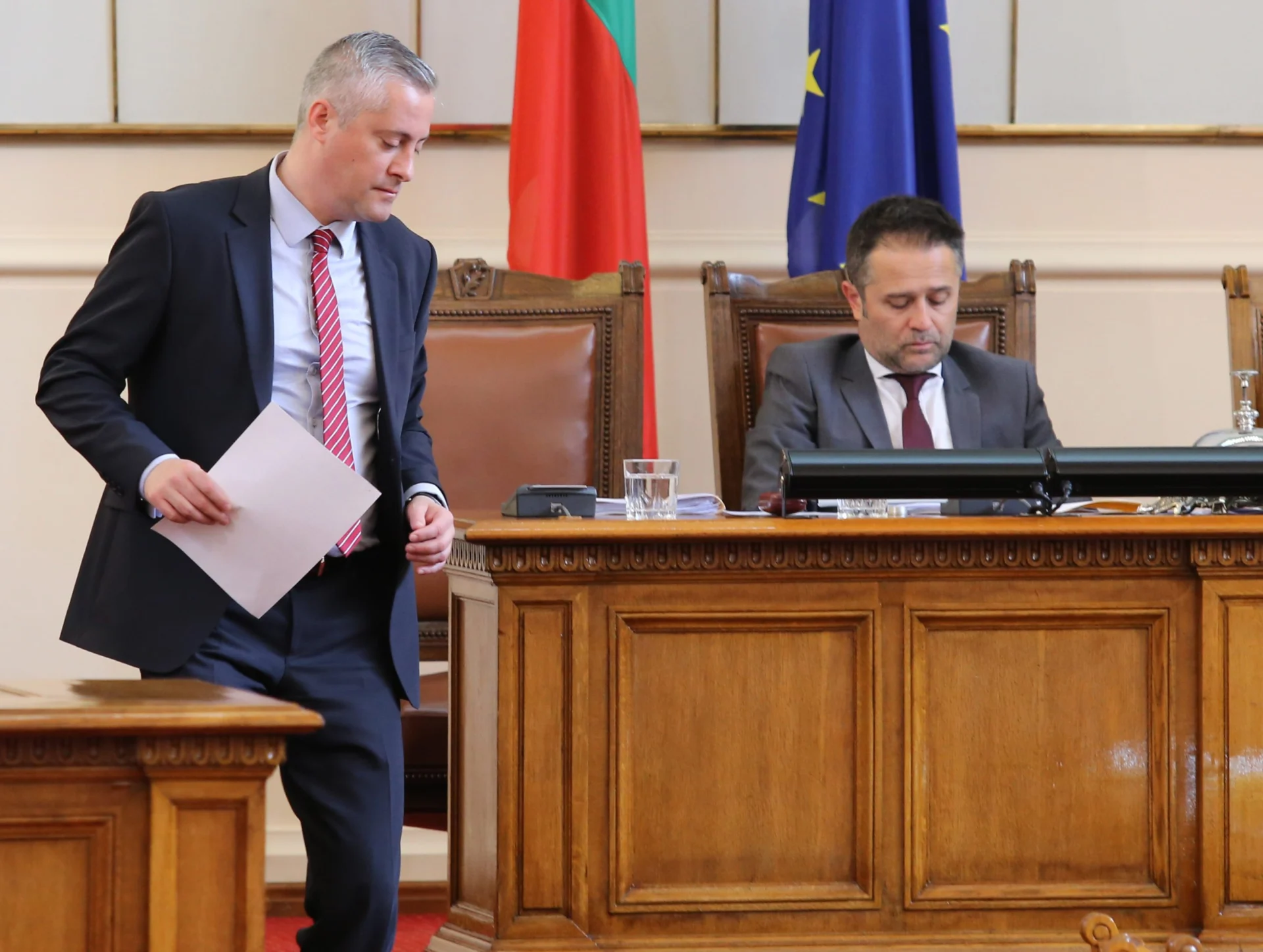 Парламент Божидар Лукарски мин. на енергетиката
