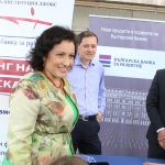 Дъщерните дружества на Българска банка за развитие – Микрофинансиращата институция ДЖОБС (МФИ ДЖОБС) и Националният гаранционен фонд (НГФ) ще представят специални продукти за земеделски производители на фермерски пазар. МФИ ДЖОБС ще представи най-новия си продукт – лизингова схема за закупуване на земеделска земя. Размерът на лизинга за съществуващ бизнес ще е до 150 000 евро