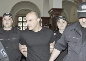 Подсъдимият Стефан Стефанов отново пое към заседателната зала.