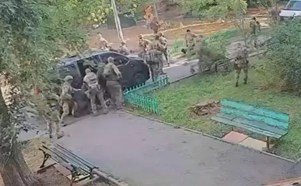 Зеленски уволни служител на тайните служби след срамна "приятелска" престрелка в Киев
