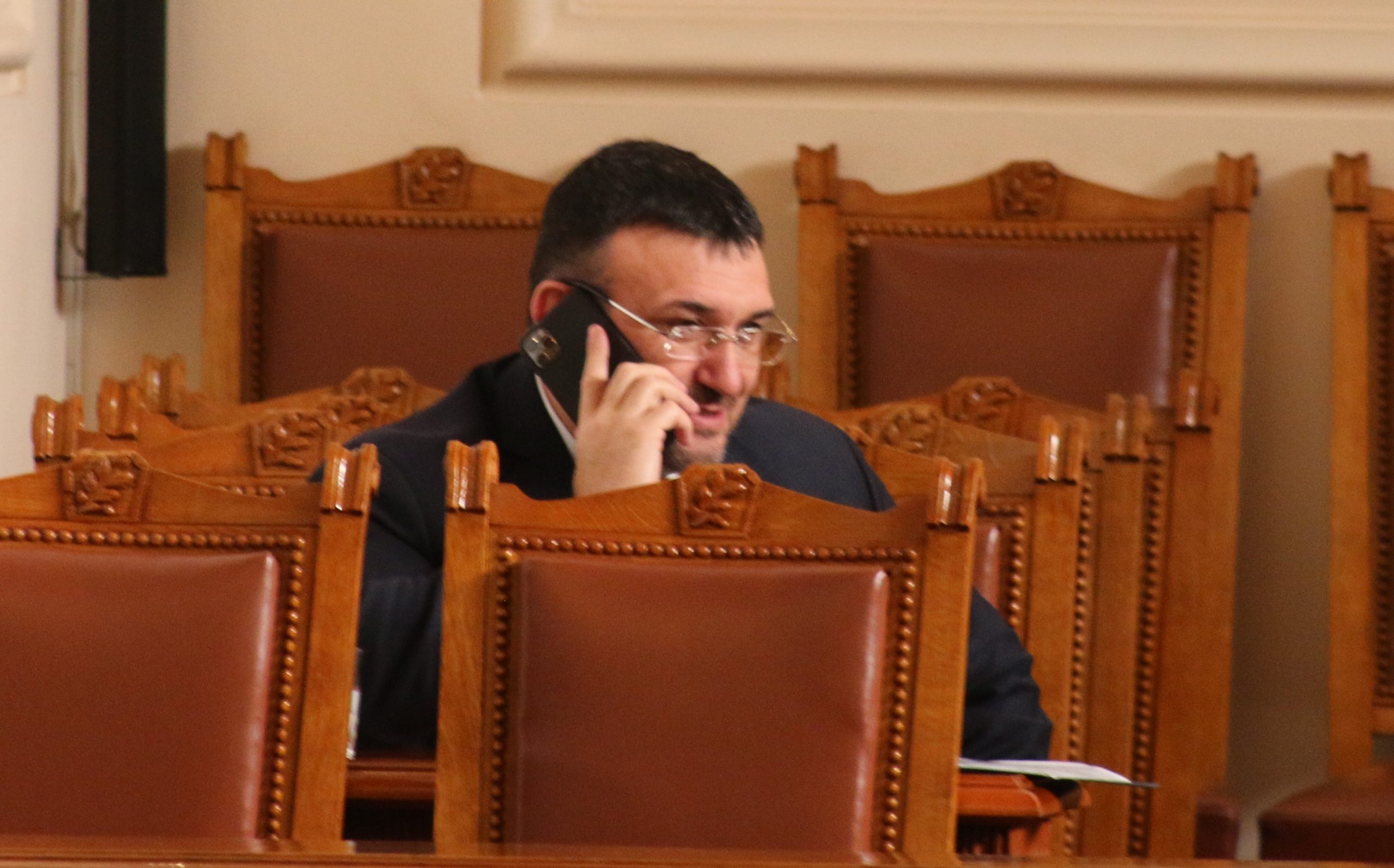 Парламент Кирил Ананиев Младен Маринов