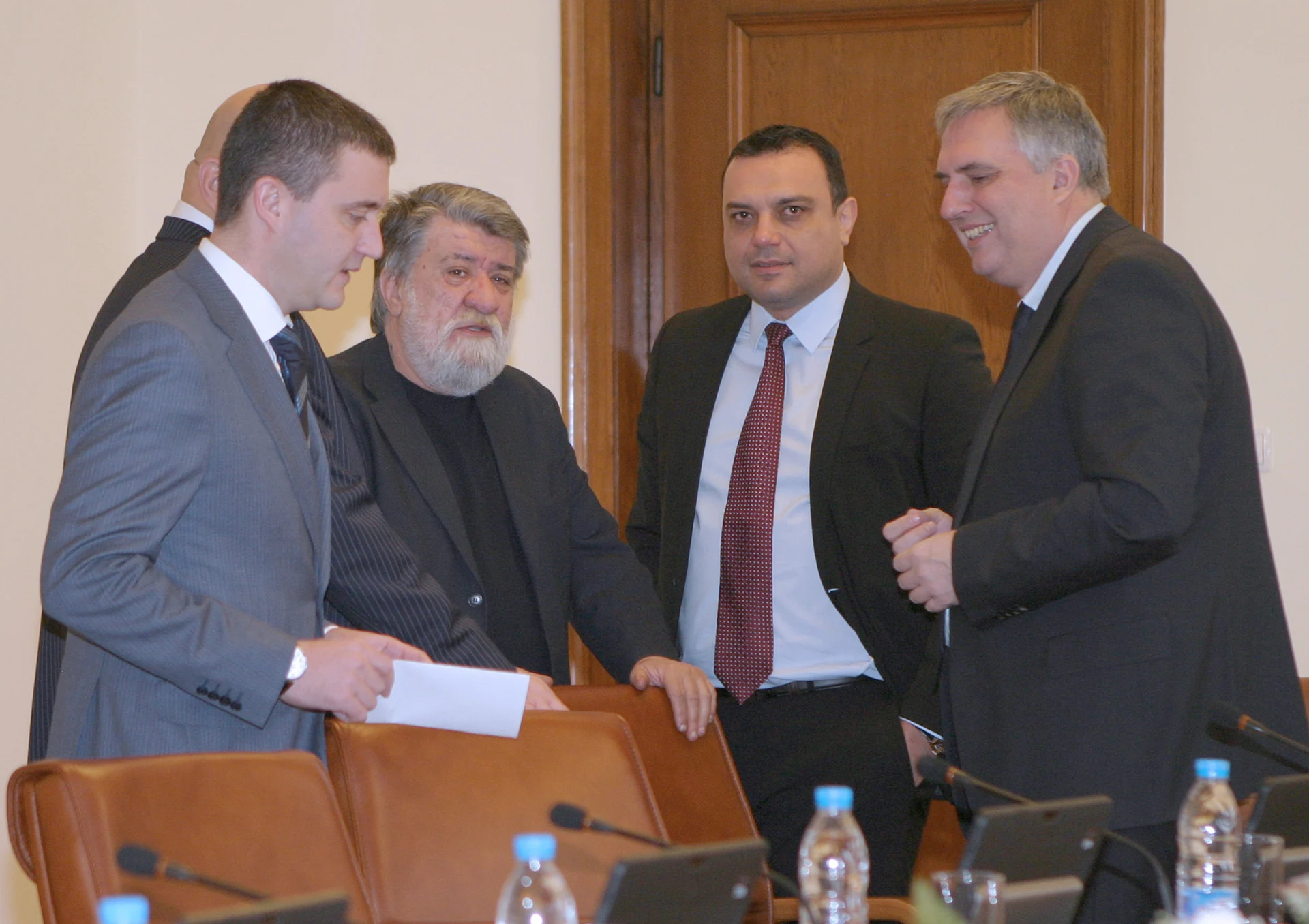 Министерски съвет заседание Владислав Горанов - мин. на финансите Вежди Рашидов - мин. на културата Ивайло Москсовски - мин. на трансппорта Ивайло Калфин - мин. на труда и социалната политика
