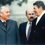 Михаил Горбачов Роналд Рейгън Павел Палажченко