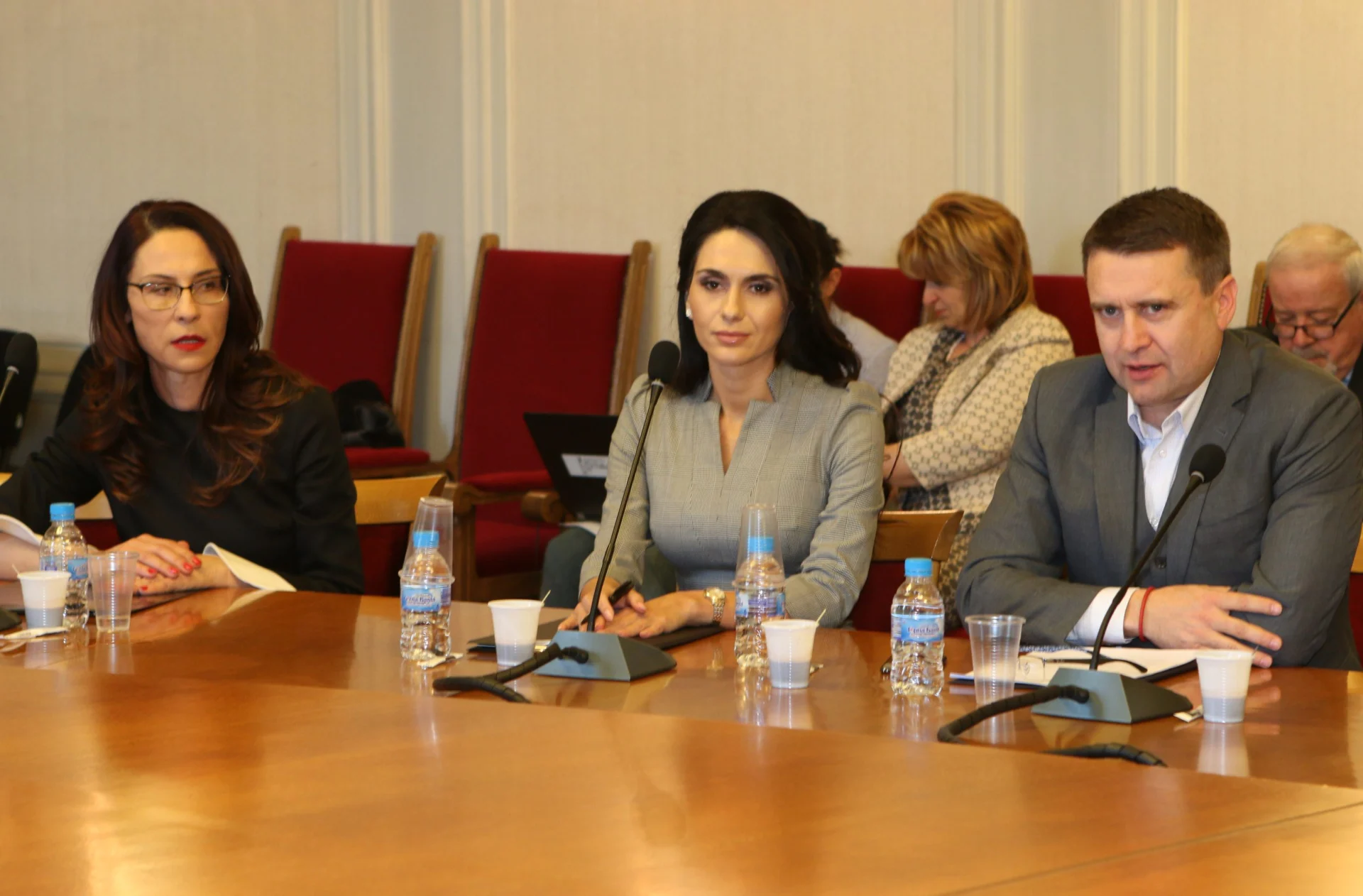 Парламент комисия по бюджет и финанси избор на зам. председатели  на КФН  Илиана Христова Мария Филипова Бойко Атанасов
