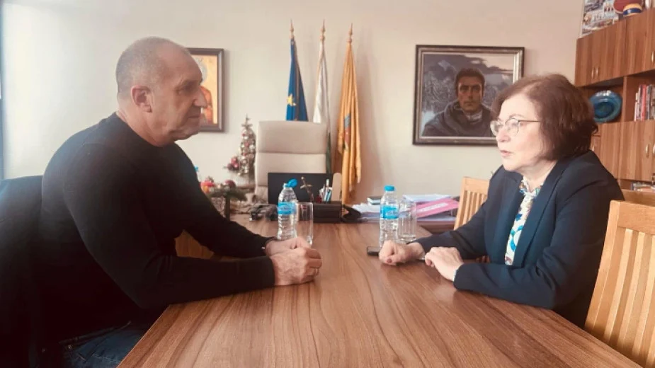 Президентът Румен Радев с изненадващо посещение в Троян. Това съобщи кметицата на града Донка Михайлова.