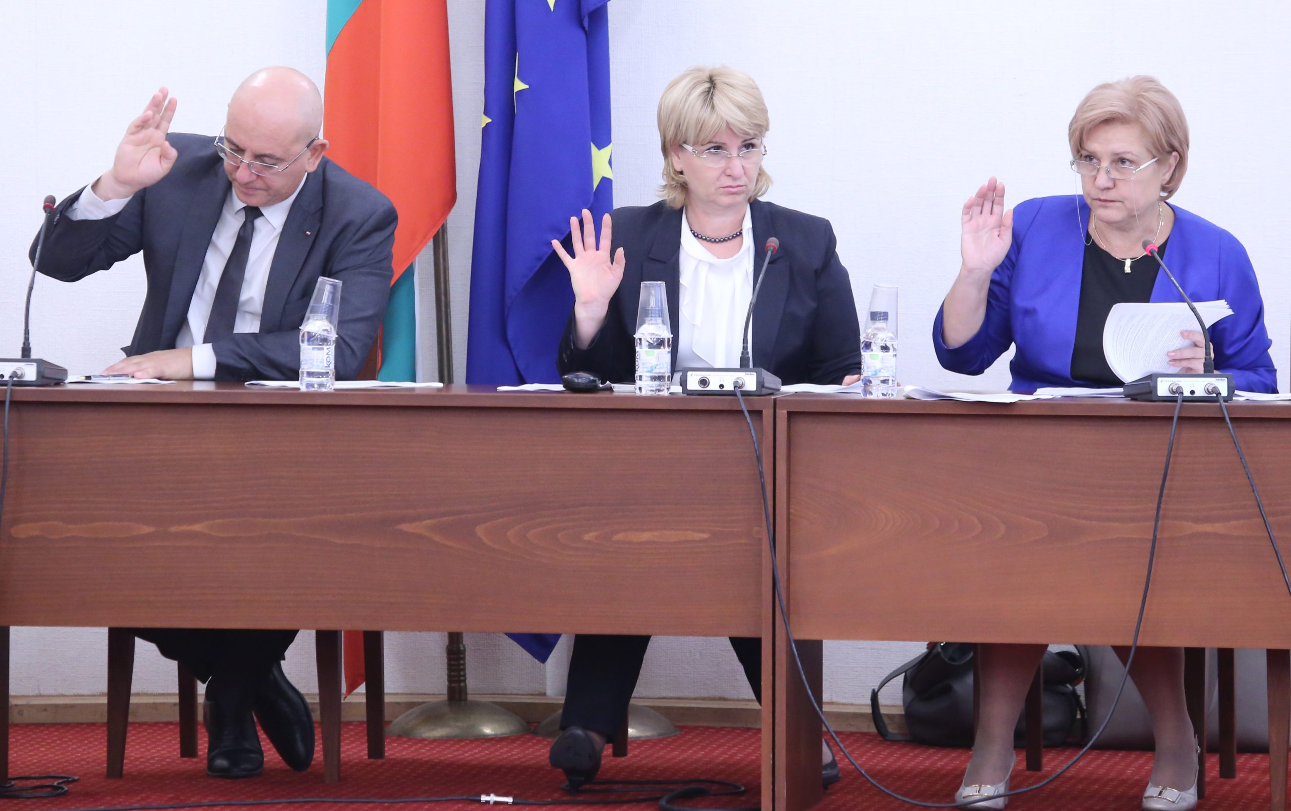 Парламент - комисия по бюджет и финанси