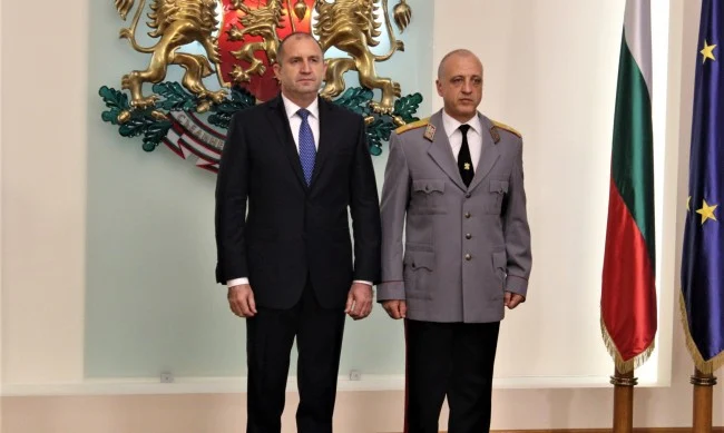 Емил Тонев остава началник на НСО 4 румен радев емил тонев