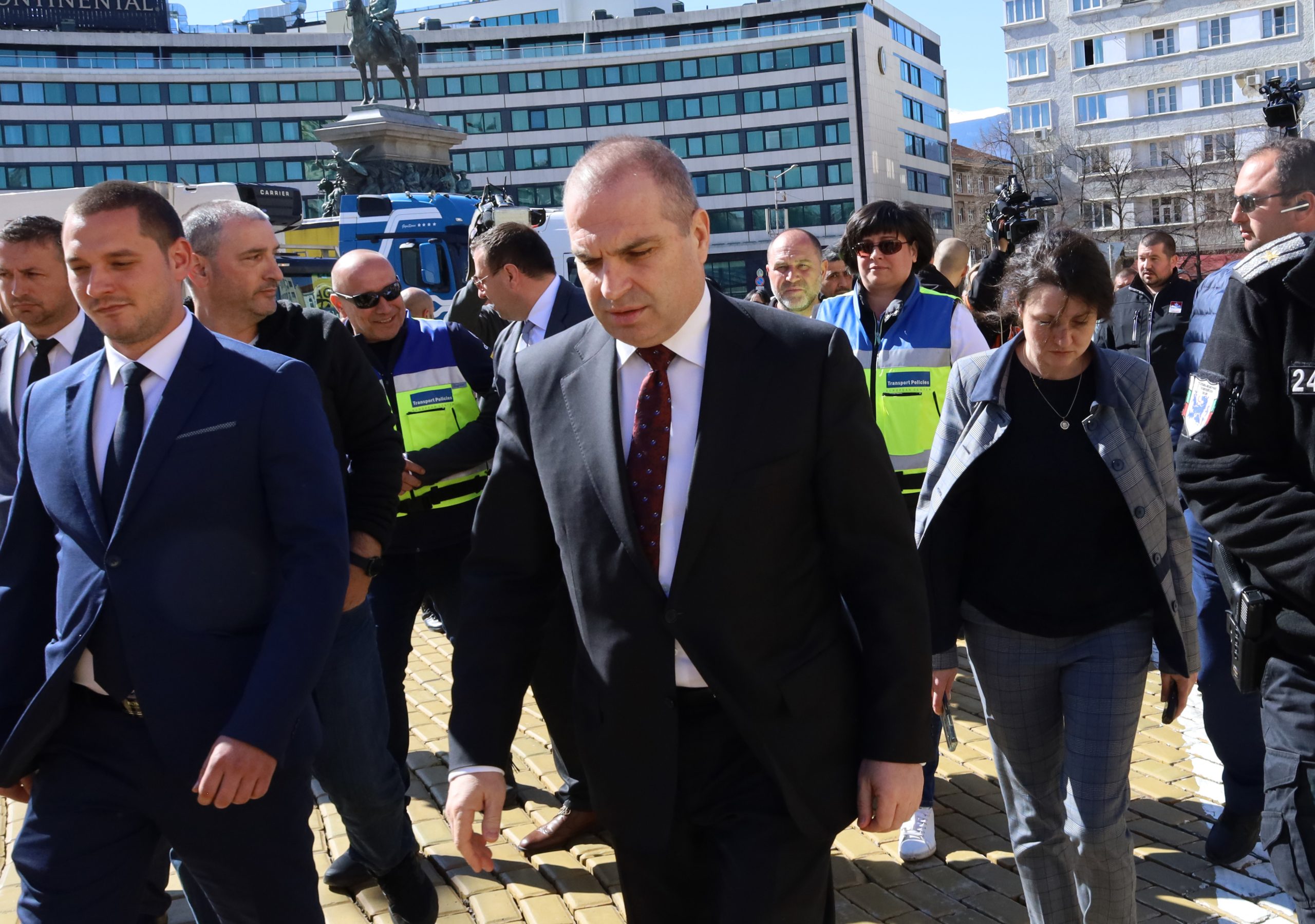 Протест на превозвачи пред парламента Гроздан Караджов