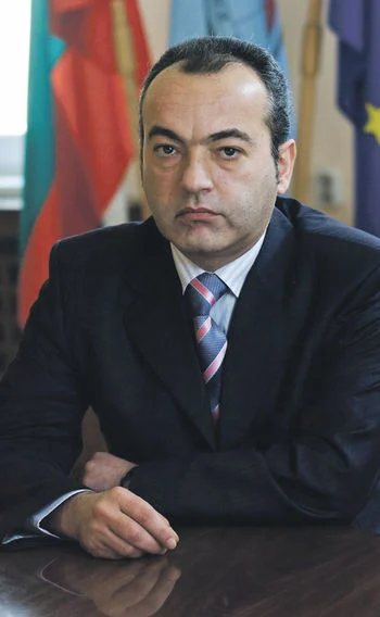 Гълъб Донев