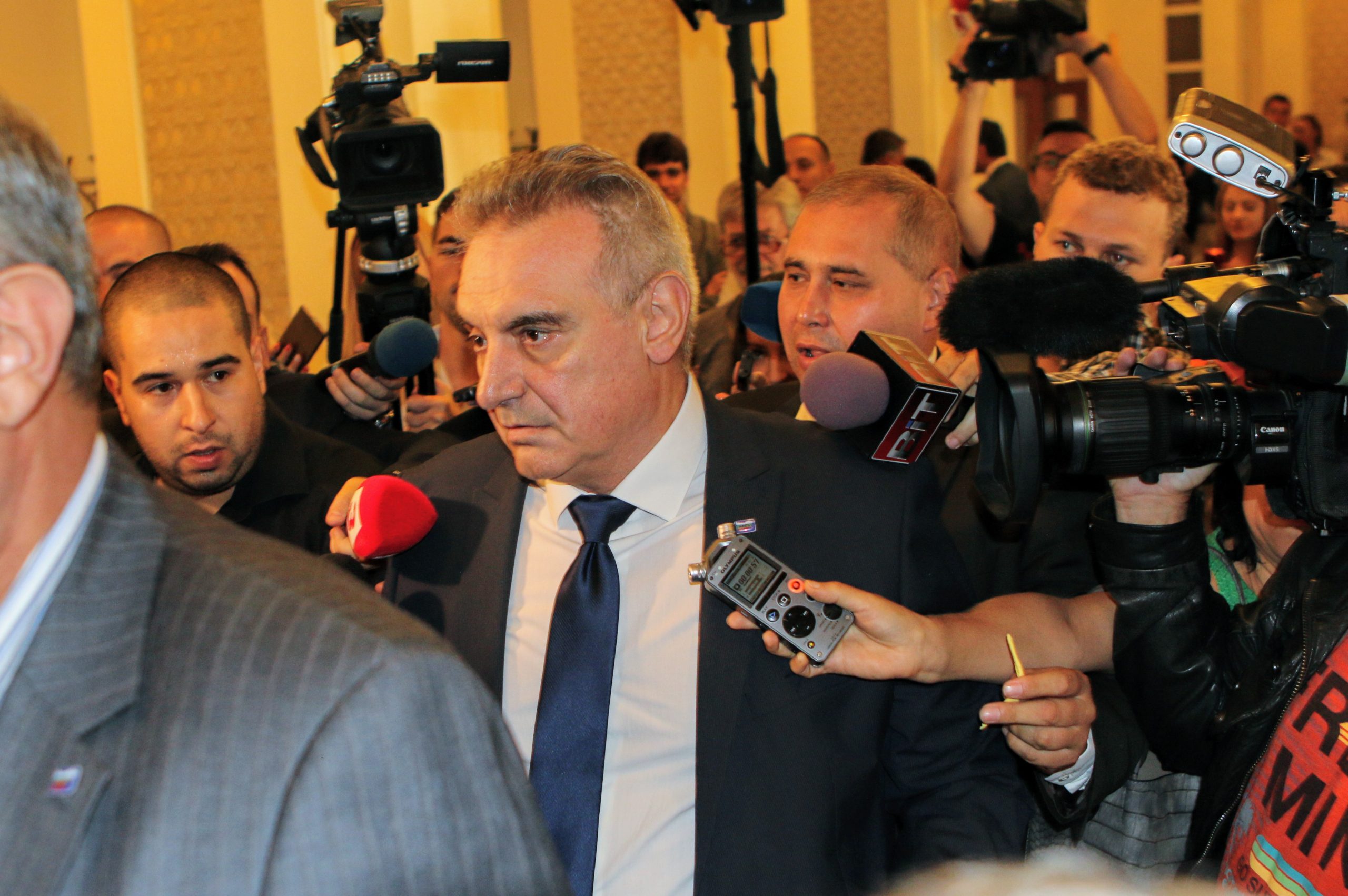 Парламент Валентин Касабов