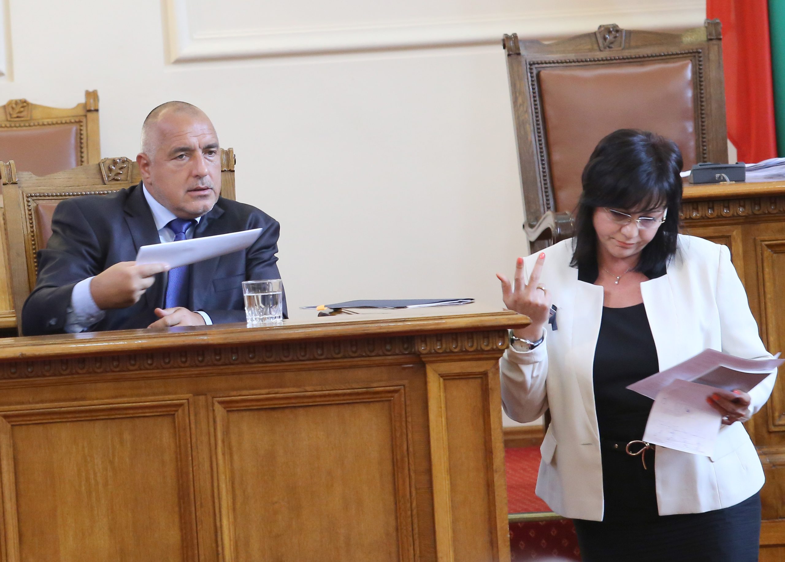 Парламент Бойко Борисов Корнелия Нинова