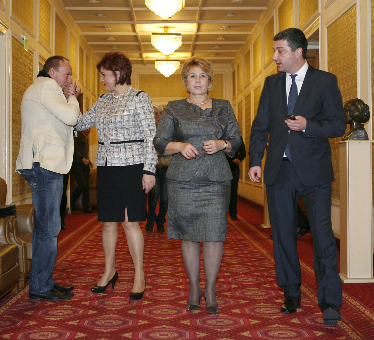 Парламент-Корнелия Нинова - БСПЕмилия Масларова - БСП