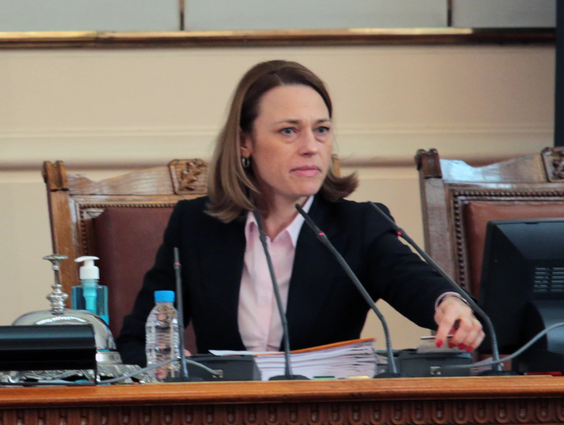 Парламент Ива Митева