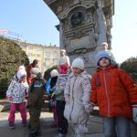 Паметник на Васил Левски поднасяне на цветя