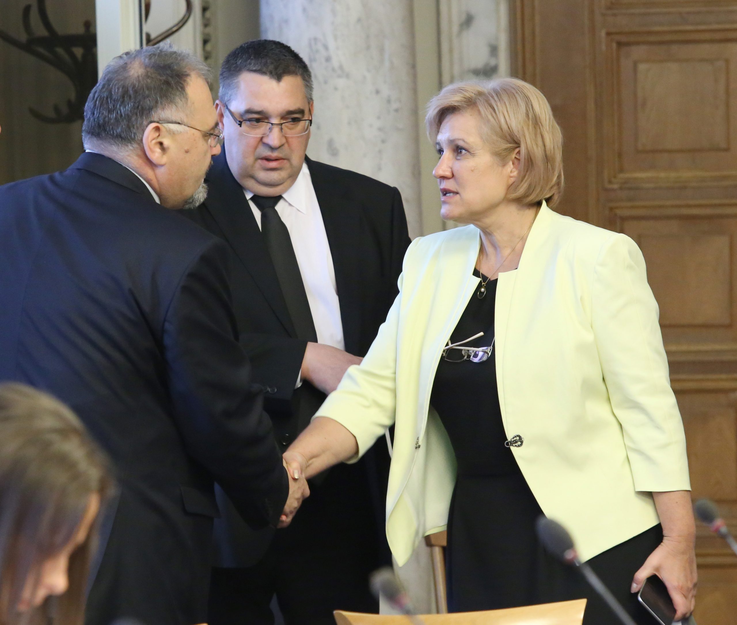 Парламент Комисия по бюджет и финанси Менда Стоянова и синдици