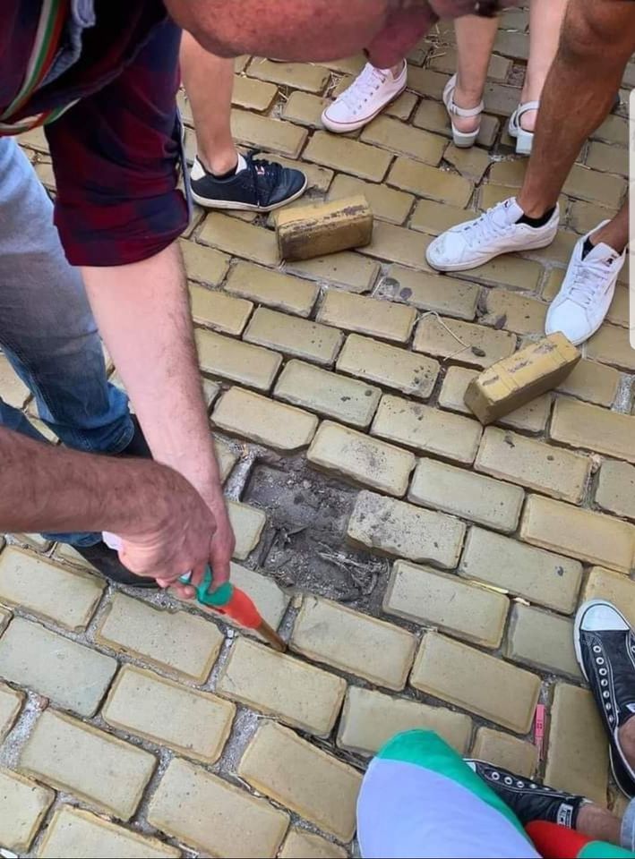 жълти павета протест