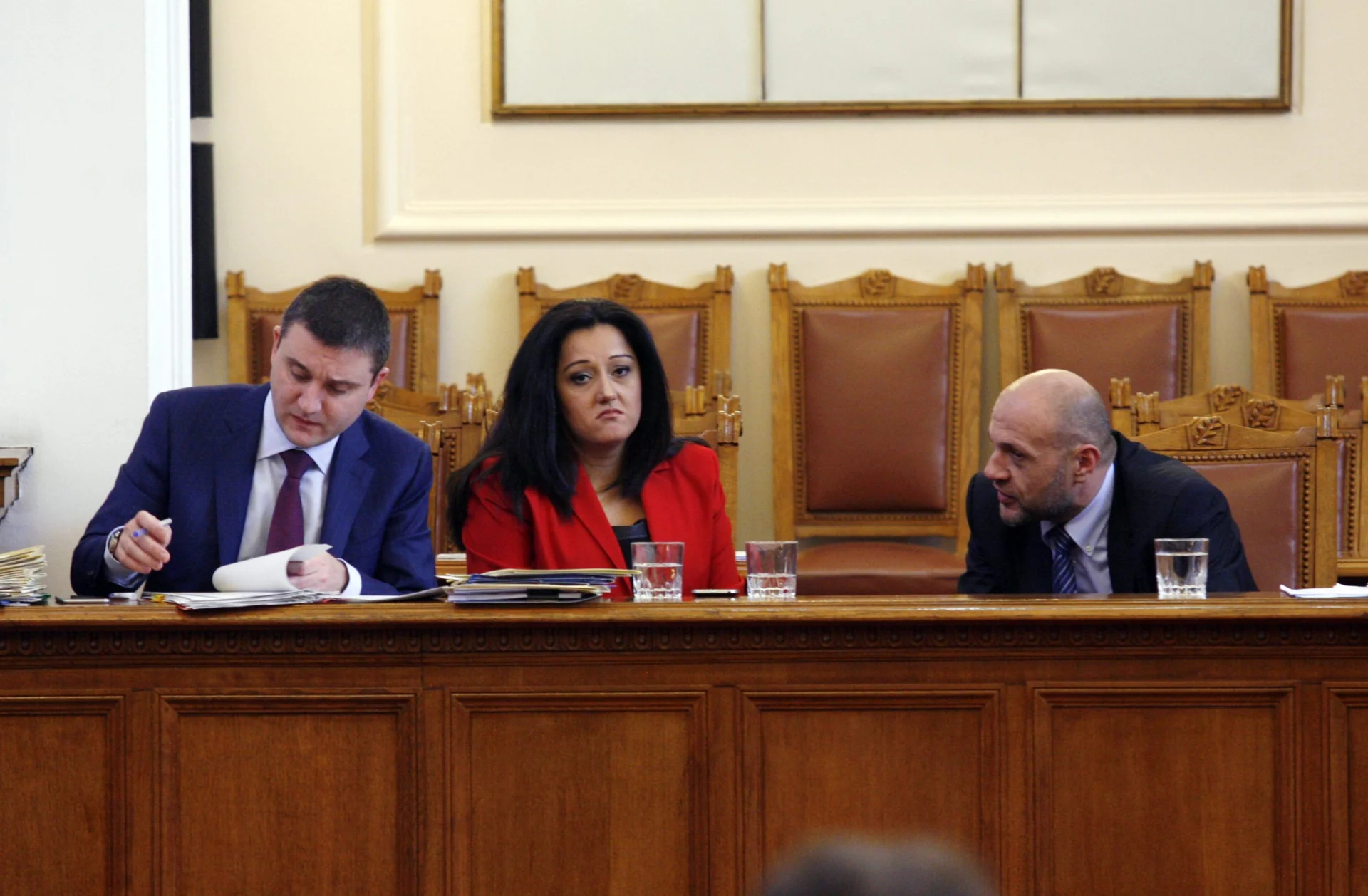 Парламент Владислав Горанов - мин. на фин. Лиляна Павлова - мин. на регионалното развитие Томислав Дончев - вицепремиер