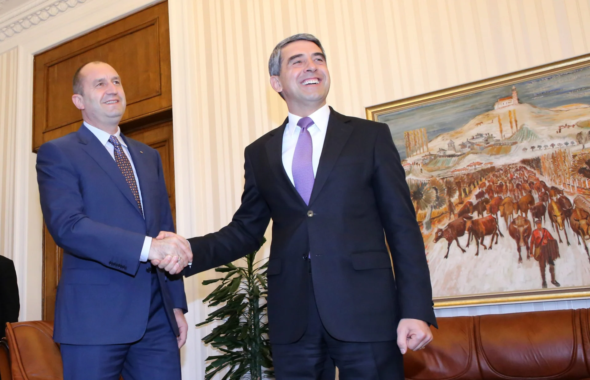 Президентство -  Росен Плевнелиев се срещна с избрания за президент Румен Радев