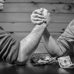 конкуренция пари ръце