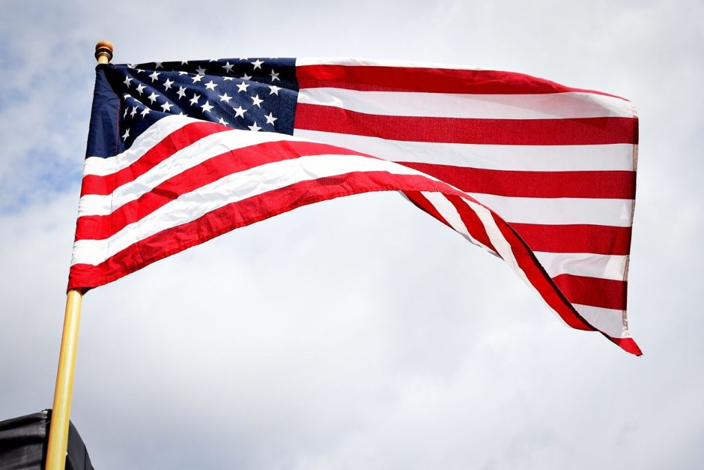 сащ американско знаме