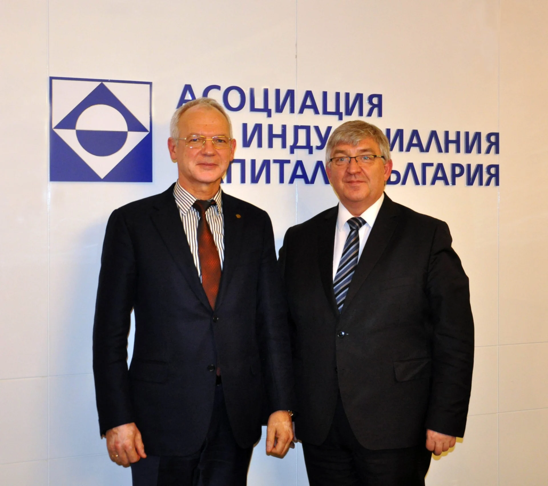 васил велев