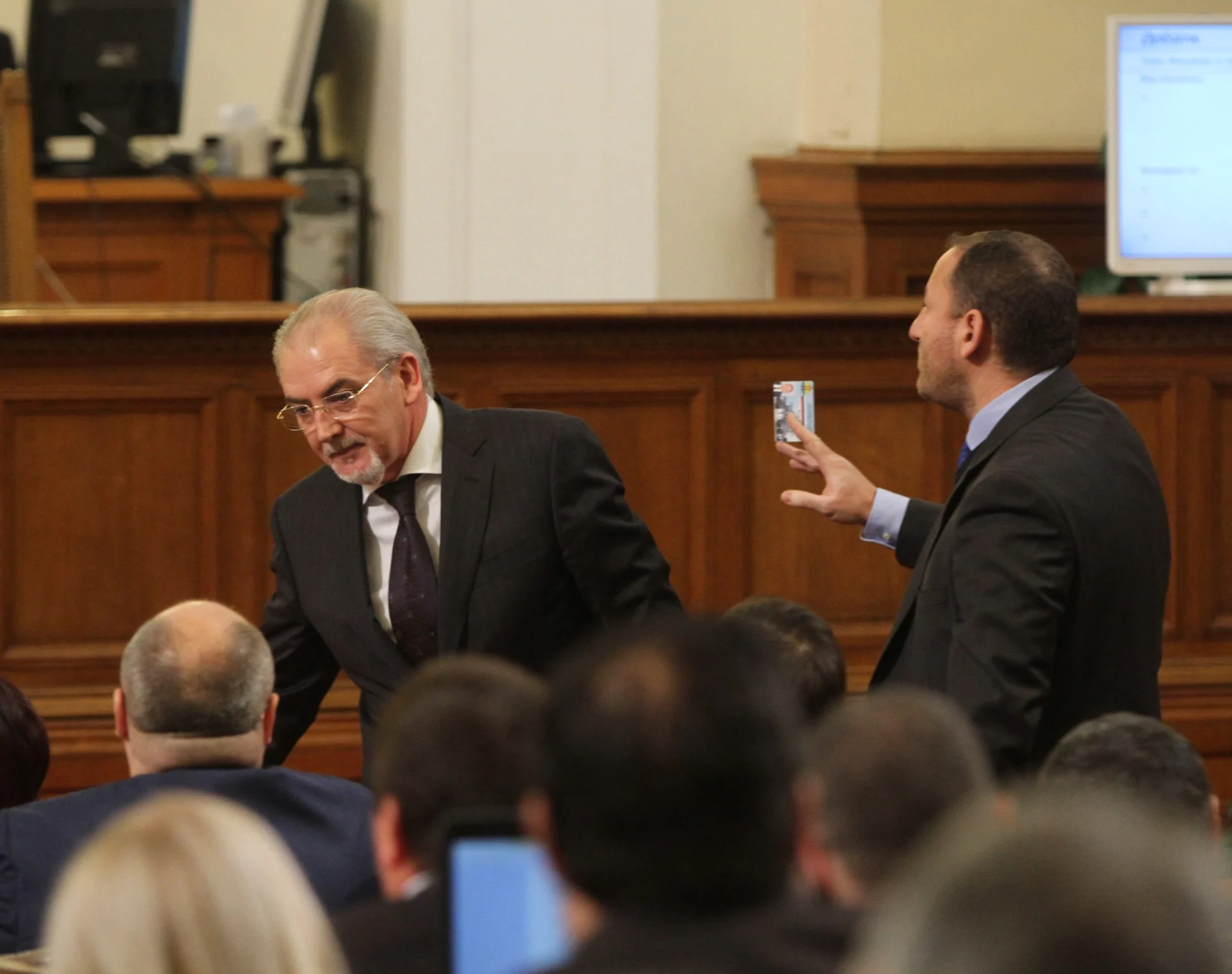 Парламент Лютви Местан - ДПС