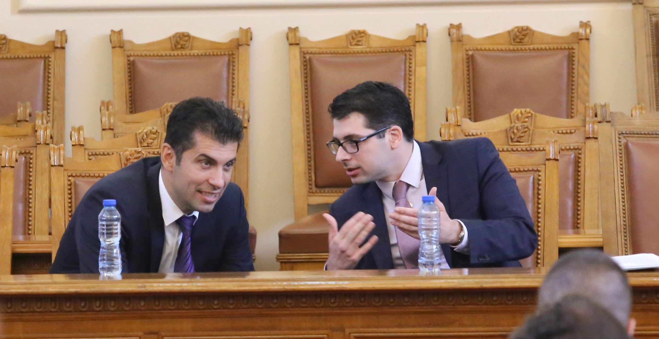 Парламент Кирил Петков