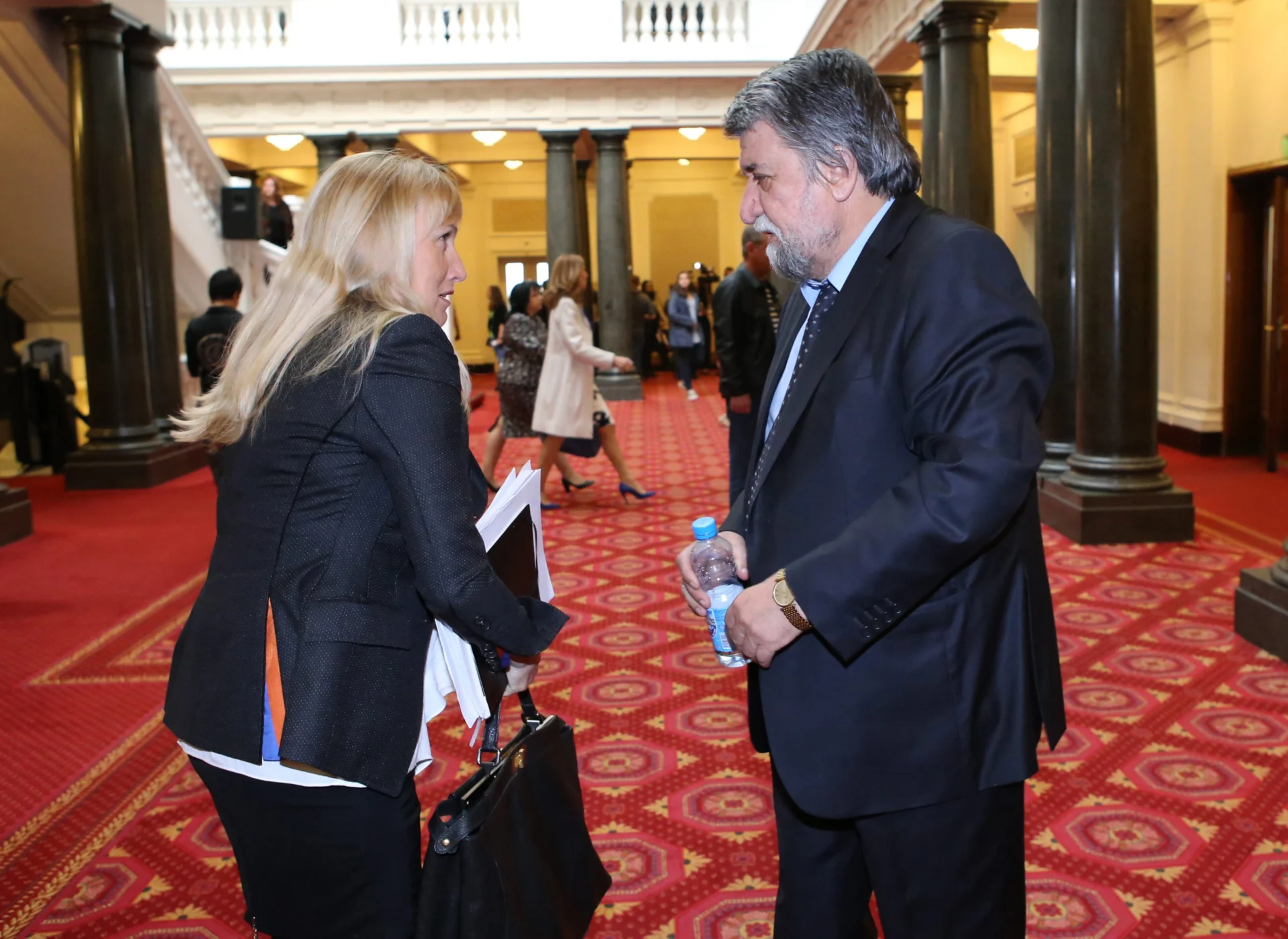Парламент Елена Йончева