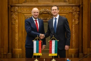 Министър Валери Белчев и министър Михай Варга