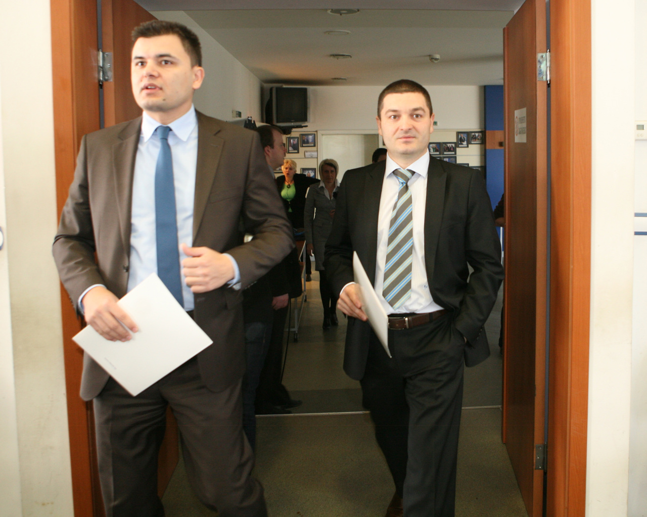 пресконференция наБТА Пресконференция на Първа инвестиционна банка ПИБна тема:Старт на конкурса „Най-добра българска фирма на годината”Лъчезар Богданов – управляващ партньор в „Индъстри уоч”Васил Христов – изпълнителен директор на Fibank;