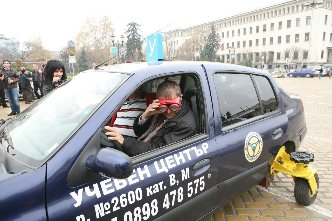 През месец ноември тази година стартира третото издание на кампанията „Алкохолът е лош шофьор”