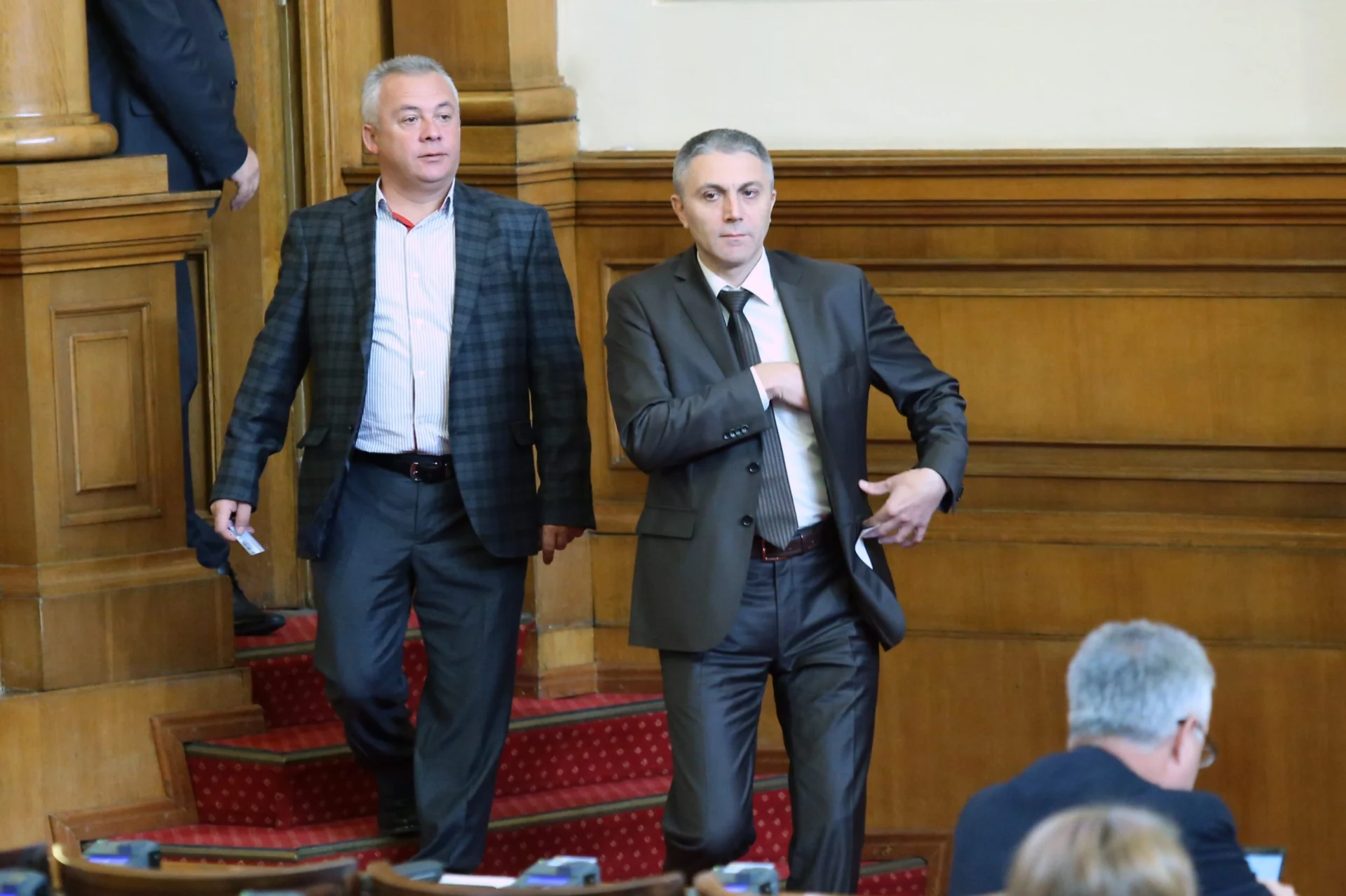 Парламент Мустафа Карадайъ