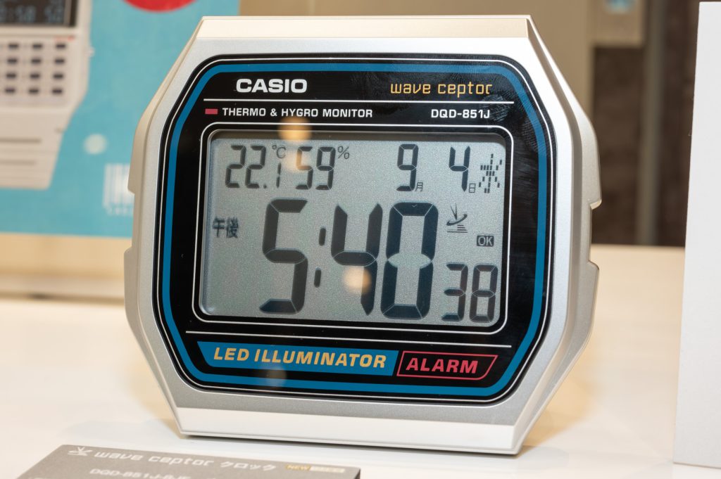 Casio пуска нов ретро настолен часовник